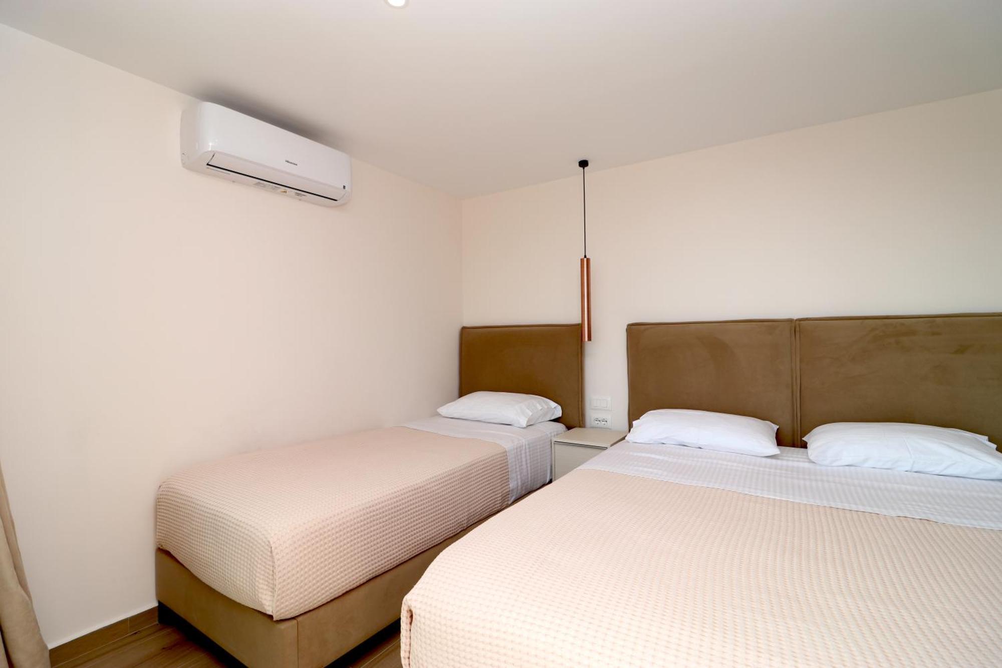 Fegi Rooms Хімара Екстер'єр фото